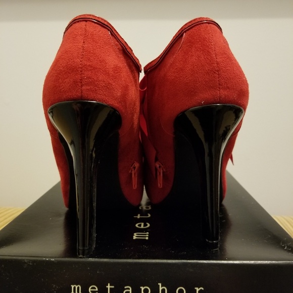 Heels - Picture 3 of 4